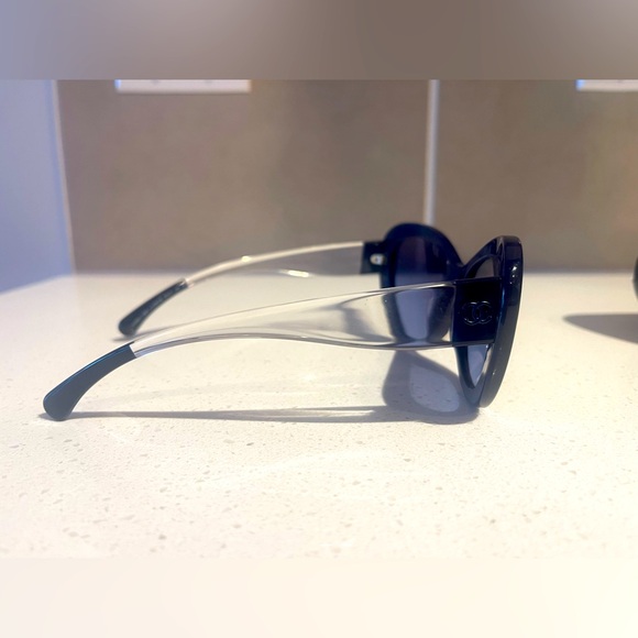 Chanel Cateye sunglasses 5264 - Picture 5 of 6